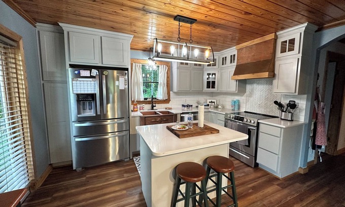 Lineville Haus | Cozy Lake Wedowee Home with Private Dock, 2 slips and 100 ft of lake frontage