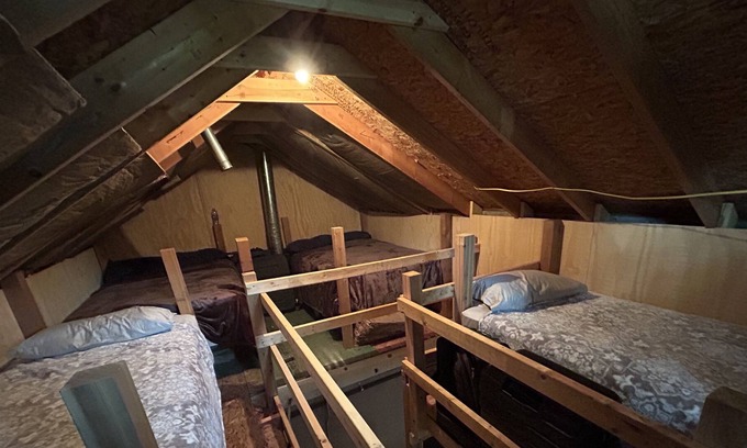 St. Helen Hütte | Cozy Lakefront Cottage with direct water access to Lake St. Helen