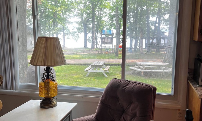 Herron Kabine | Cozy Loft Cottage on Hubbard Lake