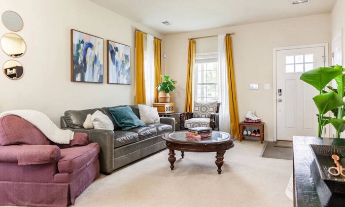 Seat Pleasant Haus | Cozy loft w/private parking