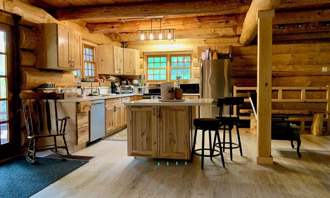 Bethany Hütte | Cozy Log Cabin an hour from Toronto