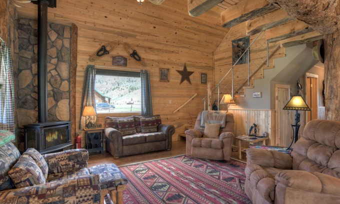 Creede Haus | Cozy Log Cabin - Mountain Views - ATV's Welcome Near Creede