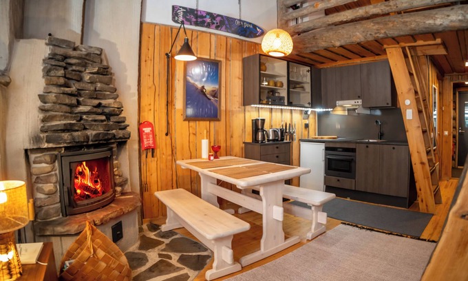 Pyhatunturi Kabine | Cozy Log Cabin with Sauna - Right next to skiing slopes