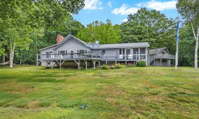 Penobscot Kabine | Cozy log house with waterfront access