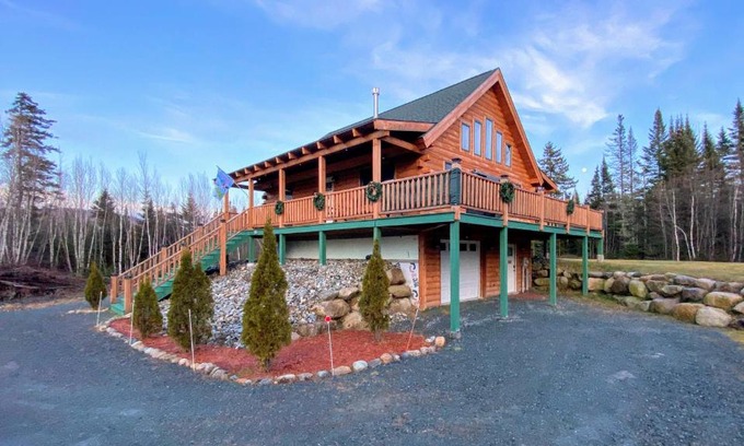 Twin Mountain Villa | Cozy modern log cabin in the White Mountains - AC - granite - less than 10 minutes from Bretton Woods