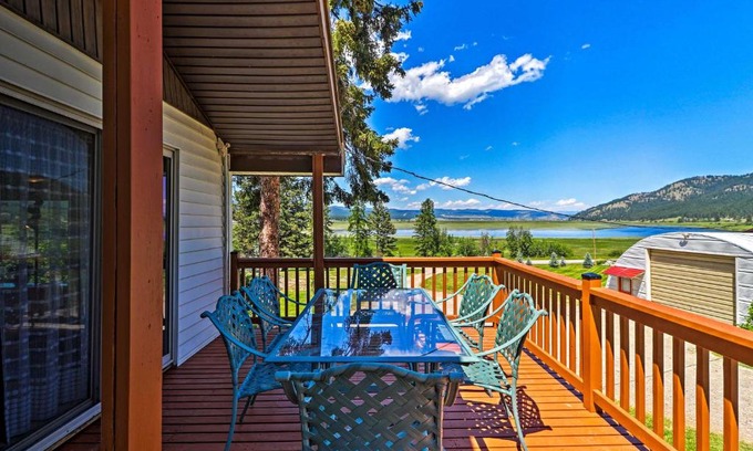 Kalispell Haus | Cozy Montana Lake View Getaway - Fish and Hike!