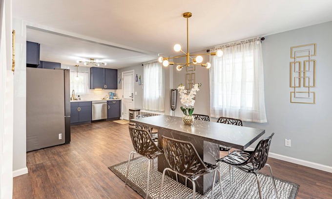 Center Haus | Cozy Nest ~ 3.5BR & 2Bath Home ~ Manchester CT