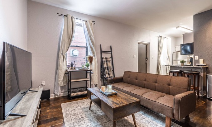 South Side Flats Wohnung | ⁂ Cozy Nook off Carson - Free Parking & Private Entry ⁂