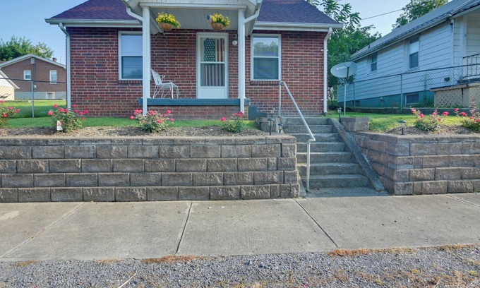 Southern Haus | Cozy North Tazewell Home Rental on Clinch River!