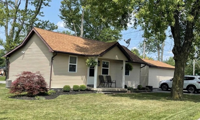 Russells Point Haus | Cozy Pet-Friendly Cottage in Russels Point