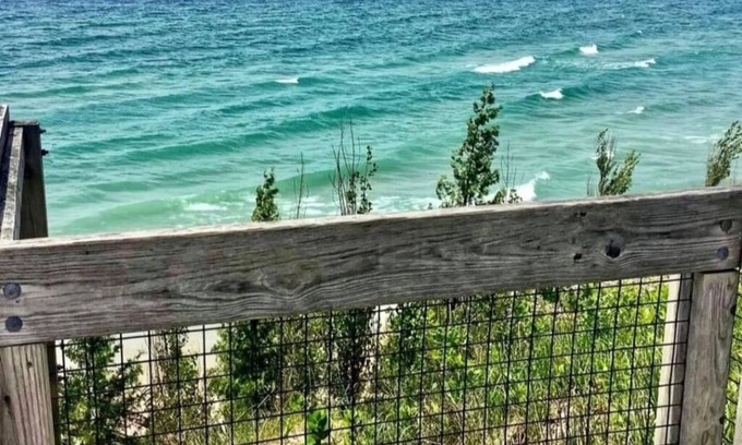 Beulah Haus | Cozy Private RetreatnCLOSE TO EVERYTHING!n🍷 🏖 🏂 ⛳️ 🛍 🍲n