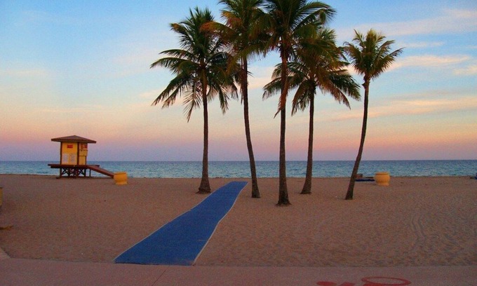 Driftwood Haus | Cozy Home Minutes From the Beach with Relaxing grounds, Tiki Hut & Heated Pool!