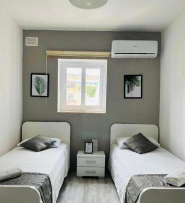 Eslov Haus | Cozy room with two single bed in near by Eslöv station