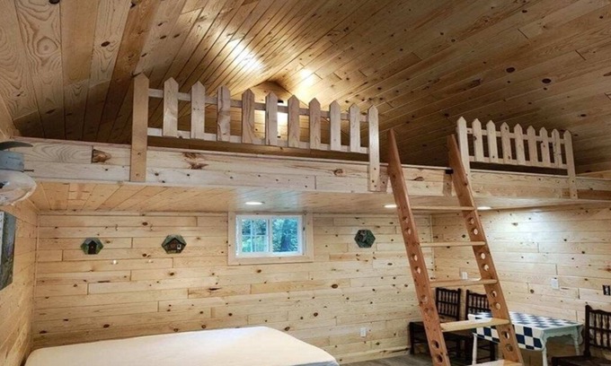 Isabella Kabine | Cozy Rustic Sleeping Cabin in Isabella