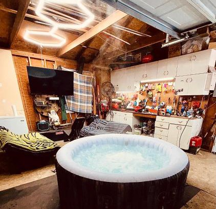 Clearlake Sonstige | Cozy RV Farm Stay with Hot Tub WiFi and Coffee 5 Min to AHCL Hospital and Redbud Park