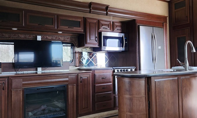 Ottoville Haus | Cozy RV for the Solar Eclipse