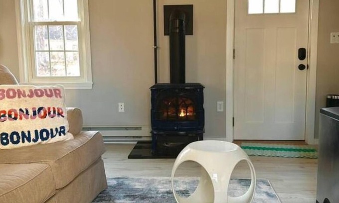 Meetinghouse Hill Wohnung | Cozy, Secluded Work/Stay Space