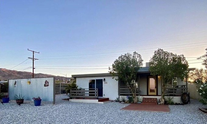 Twentynine Palms Haus | Cozy Starry Night Casita at Joshua Tree National Park Entrance.