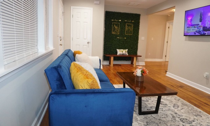 East Point Haus | Cozy stay near ATL airport and 15 mins from downtown