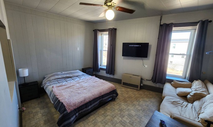 South Range Wohnung | Cozy Studio Apt Near MTU, Houghton & Keweenaw, Full Amenities & Trail Access