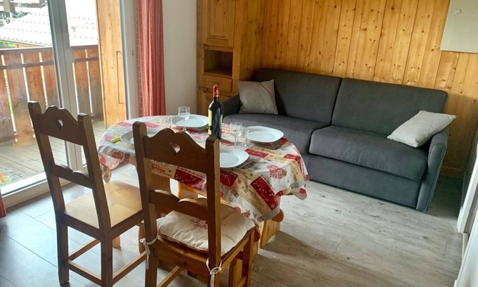 Les Gets Wohnung | Gemütliches Studio im Zentrum, nahe den Skipisten, Balkon, Parkplatz, für 4 Personen, ohne WLAN