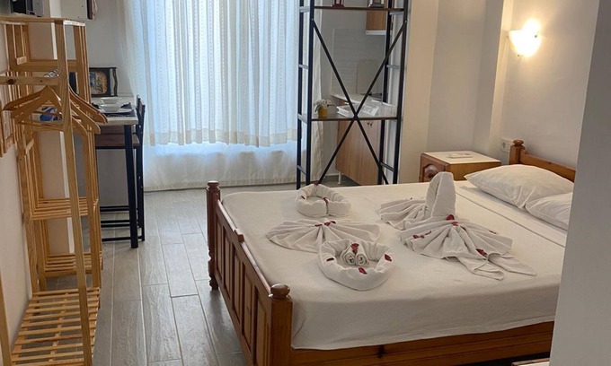 Marmaris City Center Wohnung | Cozy studio in lovely Muğla with AC, WiFi