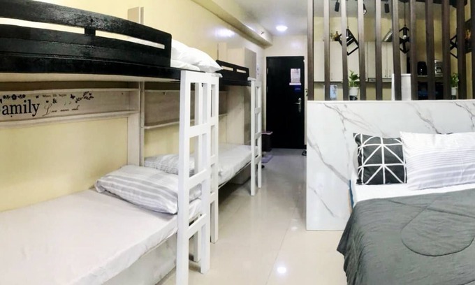 Lapu-Lapu Wohnung | Cozy Studio Unit Near Airport: Ideal for 2-6 pax.Balcony and complete amenities