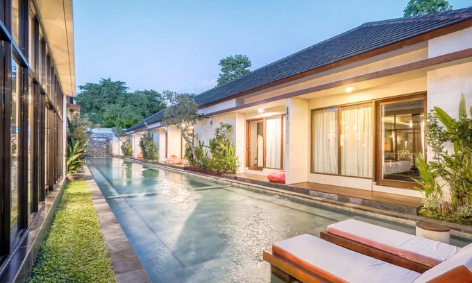 By Pass Ngurah Rai Villa | Cozy Suite Pool Access 5mins ride Jimbaran Beach