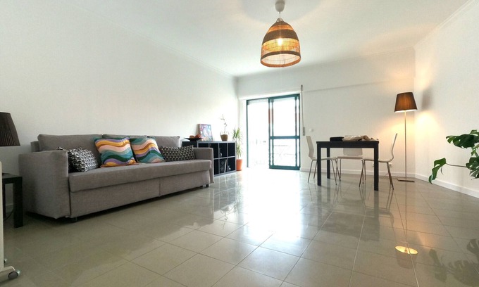 Cacilhas Wohnung | Cozy T1 in Cacilhas- Lisbon and beaches in reach