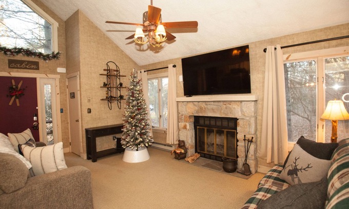 White Haven Haus | Cozy Townhouse in Jack Frost Ski Resort with hot tub