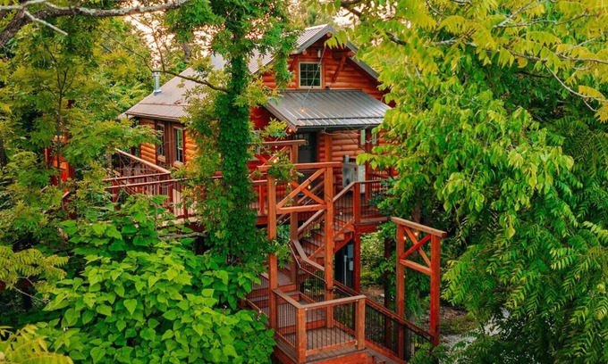 Millersburg Kabine | Cozy Treetop Getaway with Hot Tub