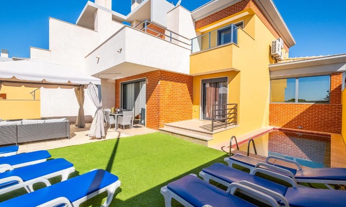 Mosqueira Haus | Cozy villa with pool and Barbecue