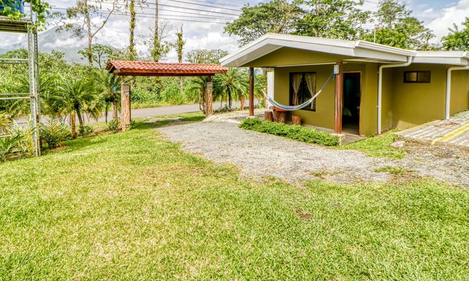 Arenal Hot Springs Wohnung | Cozy villa w/ volcano views, fast WiFi, kitchenette, hammock, & more - 1 Dog OK!