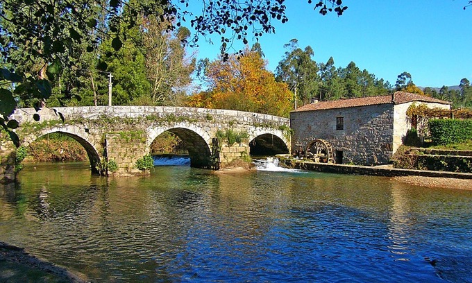 Estoraos Hütte | Gemütliche Wassermühle in Estorãos
