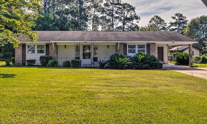 Waycross Haus | Cozy Waycross House with Yard and Screened Patio!