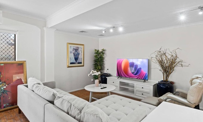 Robertson Wohnung | Cozy with Pool 4BD Family Retreat in Robertson