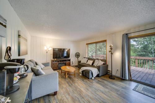 Worley Haus | Cozy Worley Cabin with Lake Access and Gas Grill!