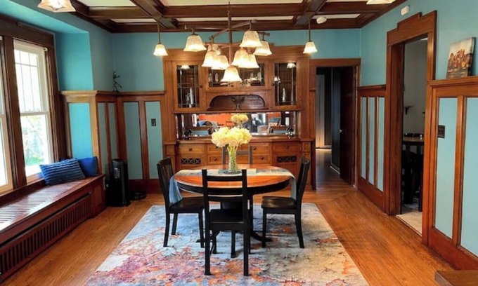 Willmar Haus | CRAFTSMAN's MAIN FLOOR 2 bd rm- chef's kit- deck