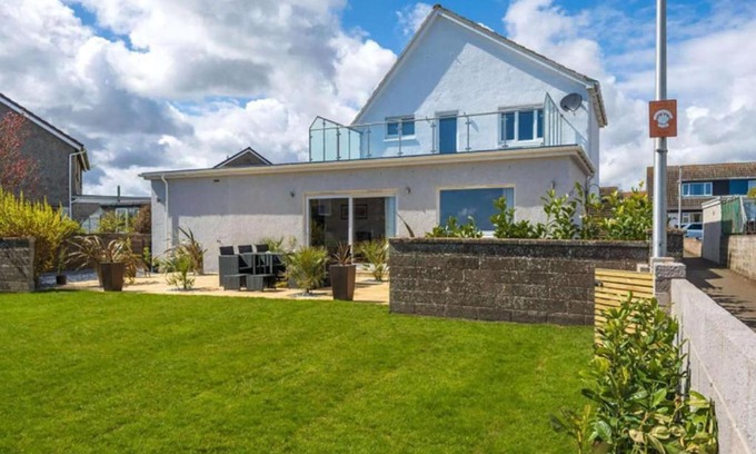 Crail Villa | Crail 5 Bedroom Villa