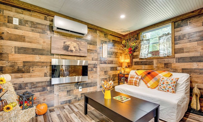 Summerville Wohnung | Creek Access, Fire Pit & Grill: Summerville Studio