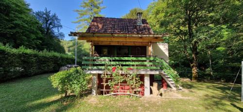 Zumberak Haus | Creekside Getaway Žumberak