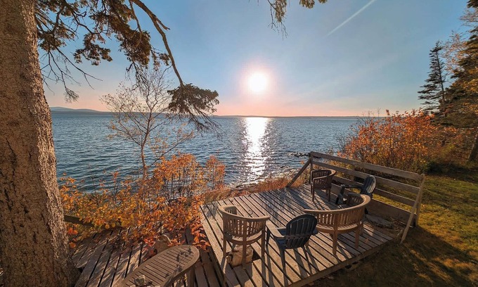 DownEast and Acadia Maine Haus | Crosby Waterfront Cottage, sleeps 8, beach, 1dog, Acadia