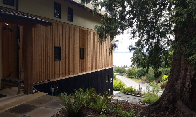Clinton Haus | 278 -CROWS NEST, a South Whidbey Island Vacation