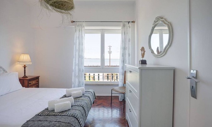 Linda-a-Velha Wohnung | Cruz Quebrada · Charming TM Flat by the River