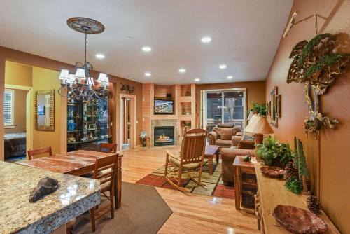 Crystal Bay Haus | Crystal Charm Amazing 3 BDR Condo Close to Beaches Casinos & Skiing