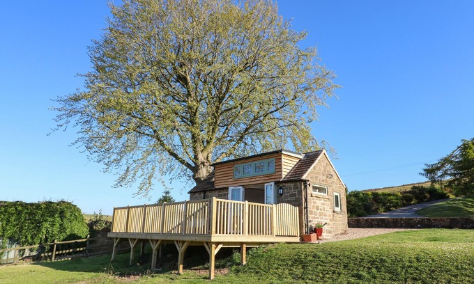 Ashover Hütte | CUCKOO NEST, with a garden in Ashover