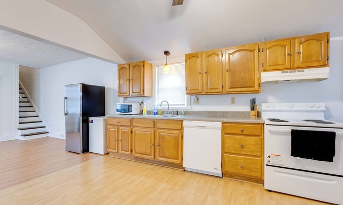 Cumberland Haus | Cumberland Getaway - 7 Mi to Rocky Gap State Park!