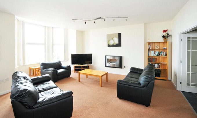 Douglas Wohnung | Cunard Apartments