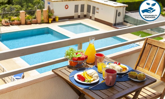 Praia da Rocha Wohnung | Curaçao Apt on Praia da Rocha w/Pool Access