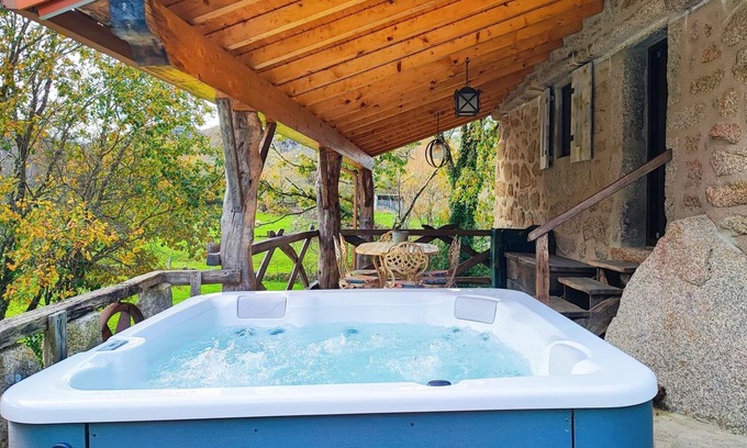 Melgaco Hütte | Curveirinha | Country House| Jacuzzi | National Park Gerês